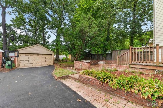 7141 Lindell Boulevard, St Louis, MO 63130