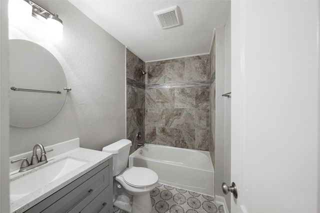 2526 Appian Way 2, New Caney, TX 77357