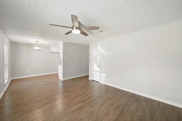 2526 Appian Way 2, New Caney, TX 77357