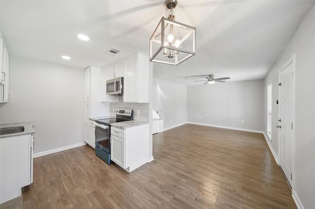 2526 Appian Way 2, New Caney, TX 77357