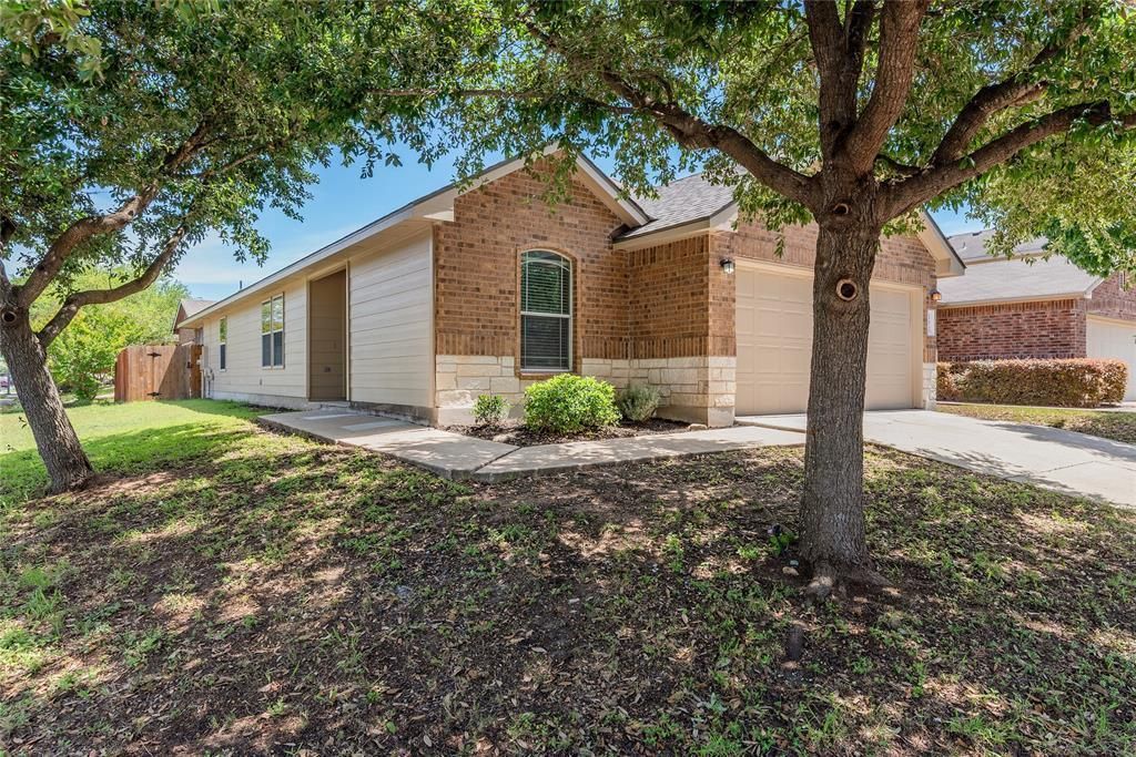 152 Grazing Horse LN, Manchaca, TX 78652