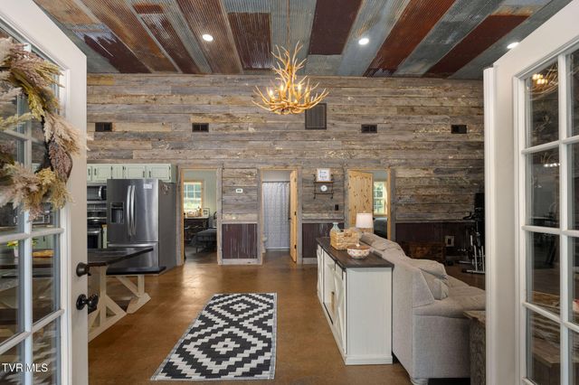 713 Laurels Road, Johnson City, TN 37601