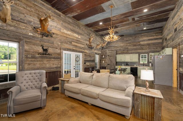 713 Laurels Road, Johnson City, TN 37601