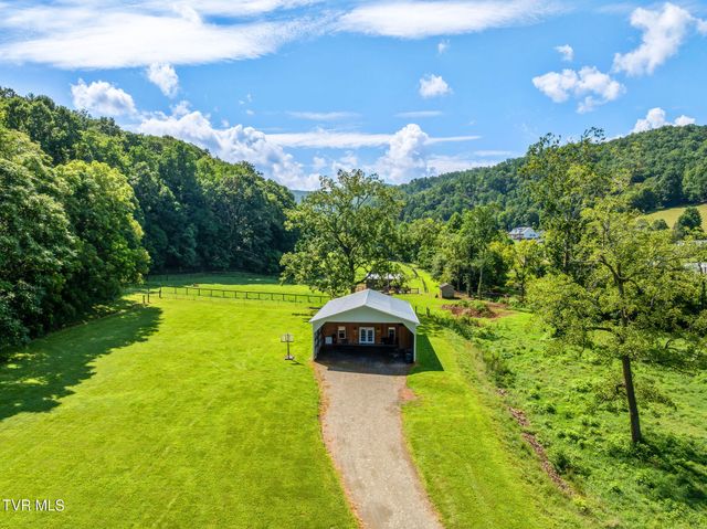 713 Laurels Road, Johnson City, TN 37601