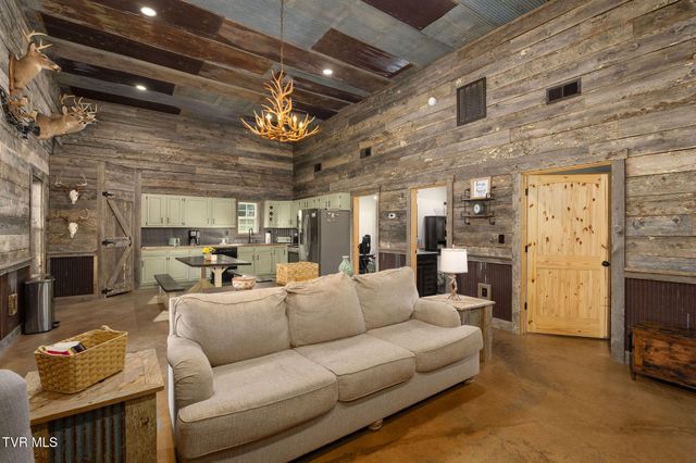 713 Laurels Road, Johnson City, TN 37601