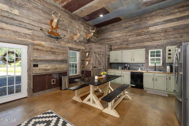 713 Laurels Road, Johnson City, TN 37601