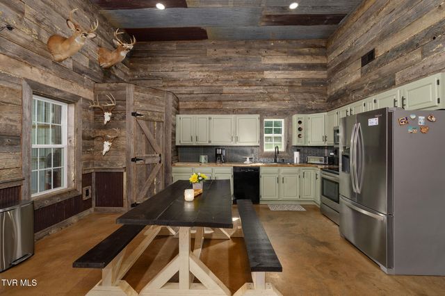 713 Laurels Road, Johnson City, TN 37601