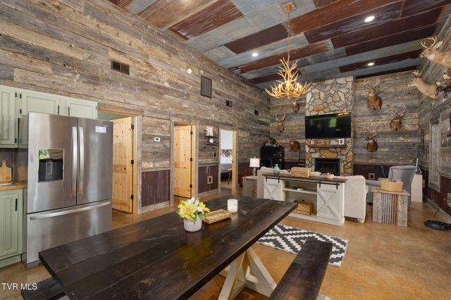 713 Laurels Road, Johnson City, TN 37601