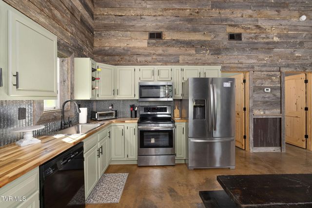713 Laurels Road, Johnson City, TN 37601