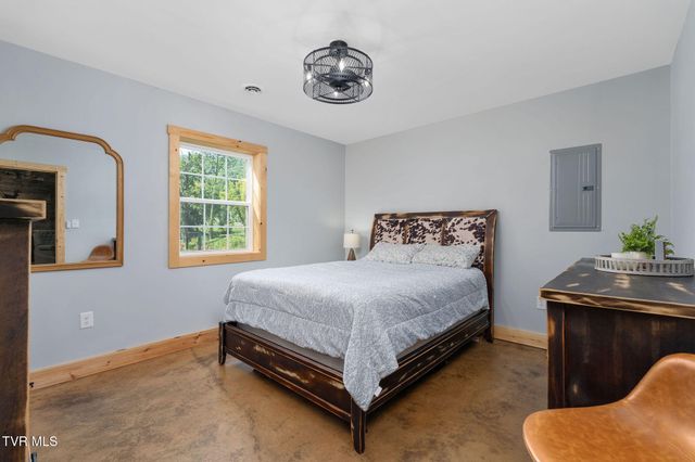 713 Laurels Road, Johnson City, TN 37601
