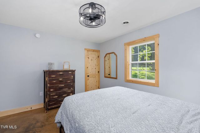 713 Laurels Road, Johnson City, TN 37601