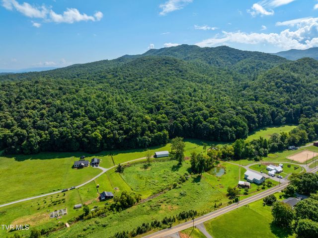 713 Laurels Road, Johnson City, TN 37601