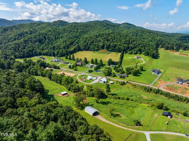 713 Laurels Road, Johnson City, TN 37601