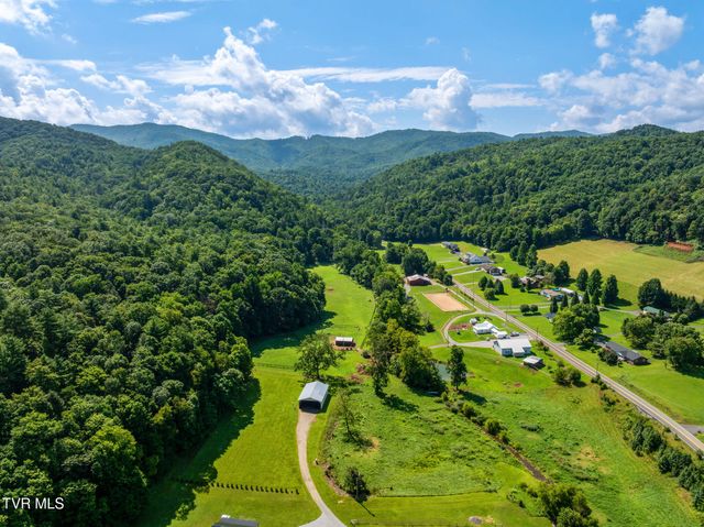 713 Laurels Road, Johnson City, TN 37601