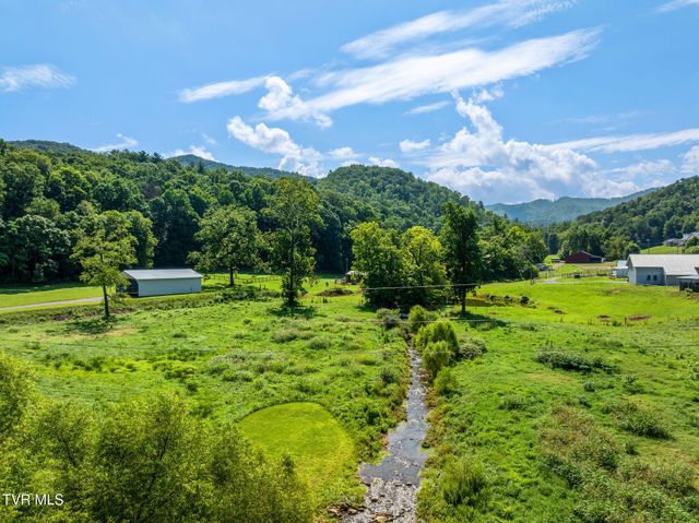 713 Laurels Road, Johnson City, TN 37601
