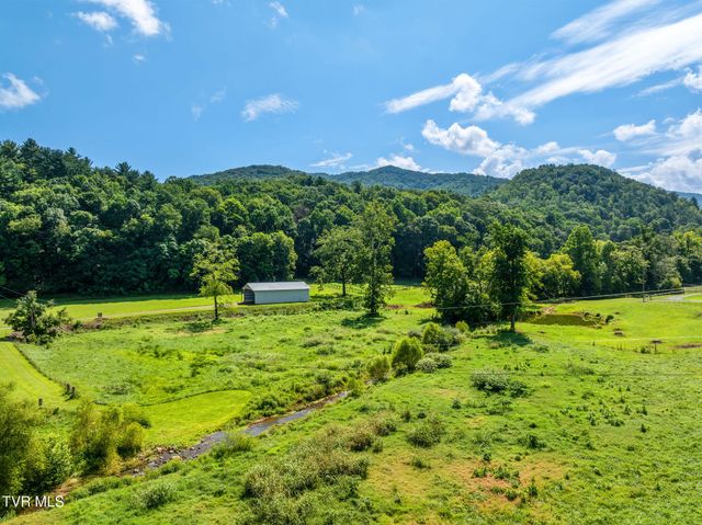 713 Laurels Road, Johnson City, TN 37601