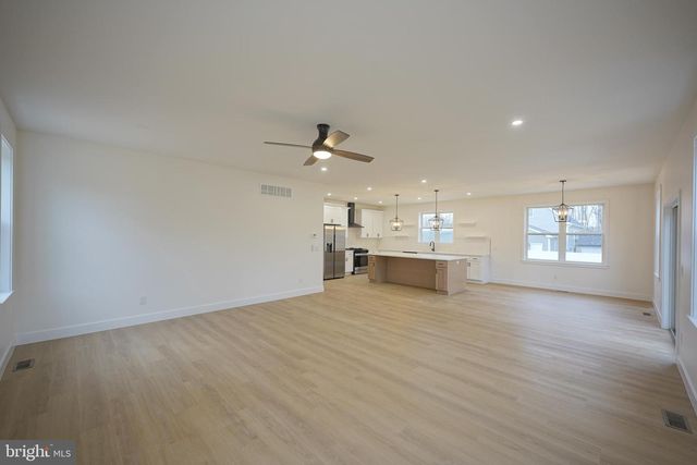 47 FOUNTAIN BLVD, Burlington, NJ 08016