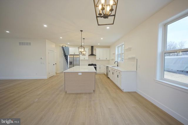 47 FOUNTAIN BLVD, Burlington, NJ 08016