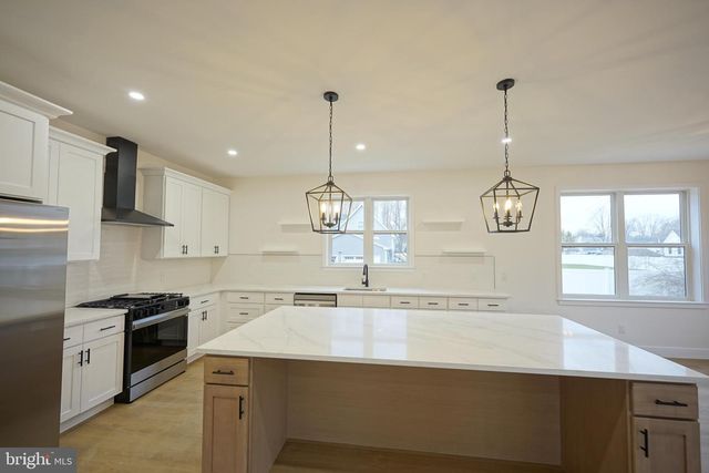 47 FOUNTAIN BLVD, Burlington, NJ 08016