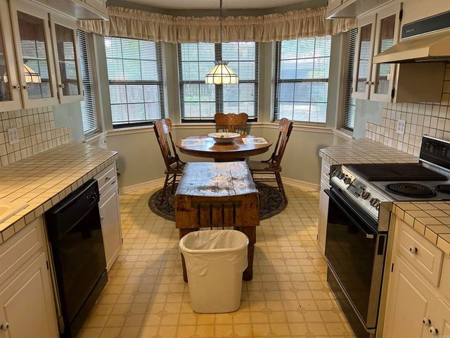 617 EDINBURGH Court, Jacksonville, AR 72076