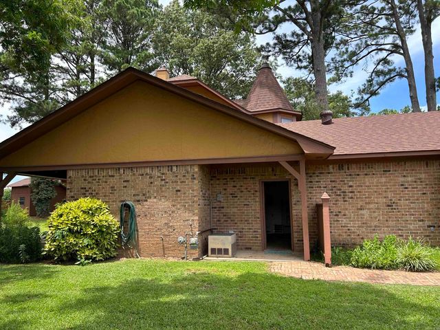 617 EDINBURGH Court, Jacksonville, AR 72076