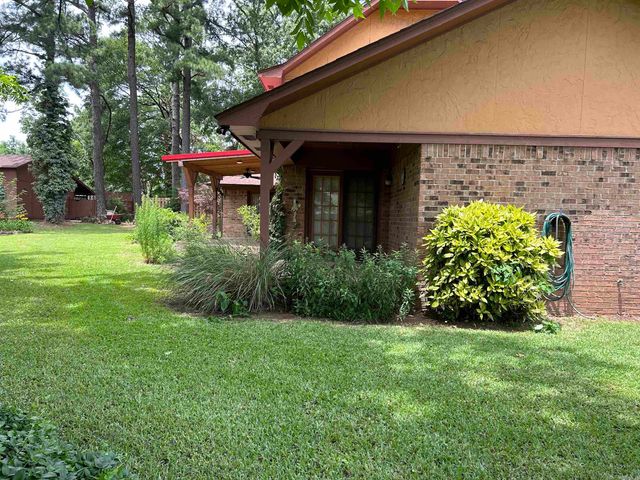 617 EDINBURGH Court, Jacksonville, AR 72076