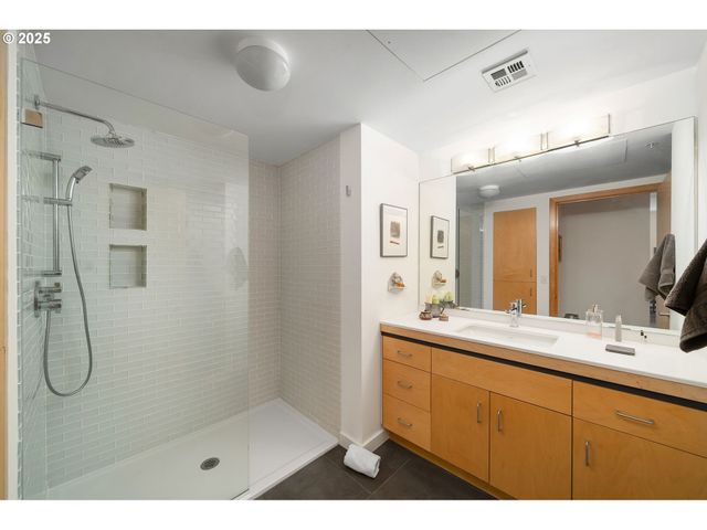 821 Nw 11TH Ave 321, Portland, OR 97209