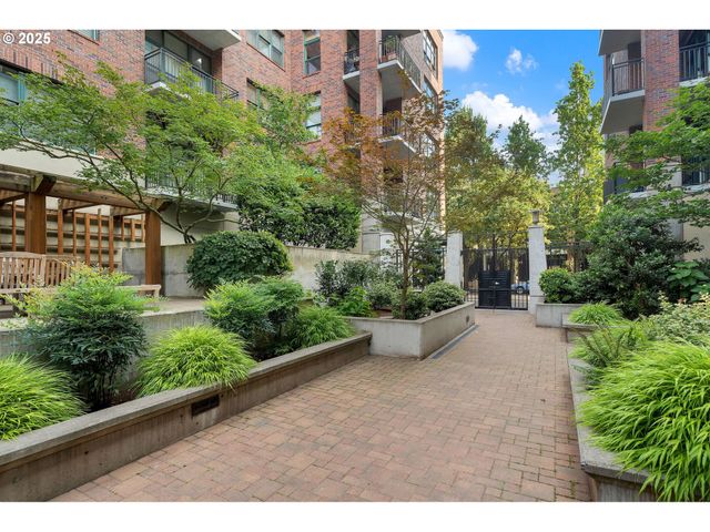 821 Nw 11TH Ave 321, Portland, OR 97209