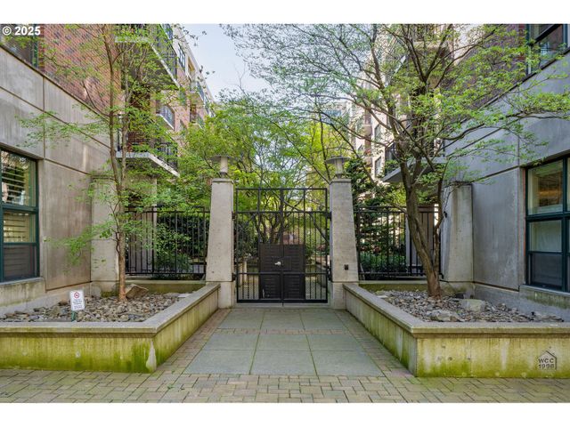 821 Nw 11TH Ave 321, Portland, OR 97209