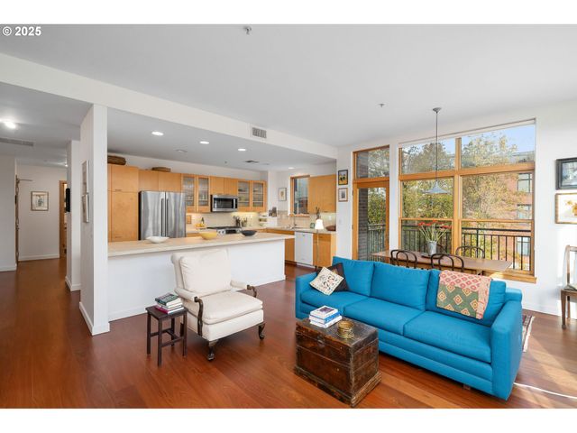 821 Nw 11TH Ave 321, Portland, OR 97209