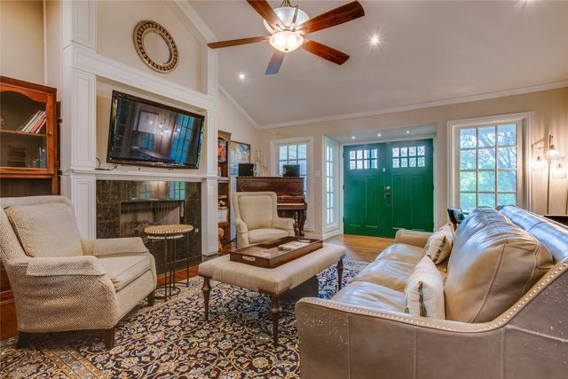 7015 E Grand Avenue, Dallas, TX 75223