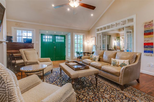 7015 E Grand Avenue, Dallas, TX 75223