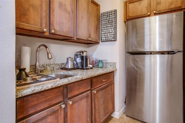 7015 E Grand Avenue, Dallas, TX 75223