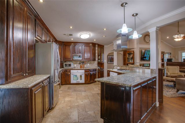 7015 E Grand Avenue, Dallas, TX 75223