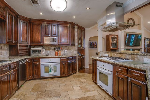 7015 E Grand Avenue, Dallas, TX 75223