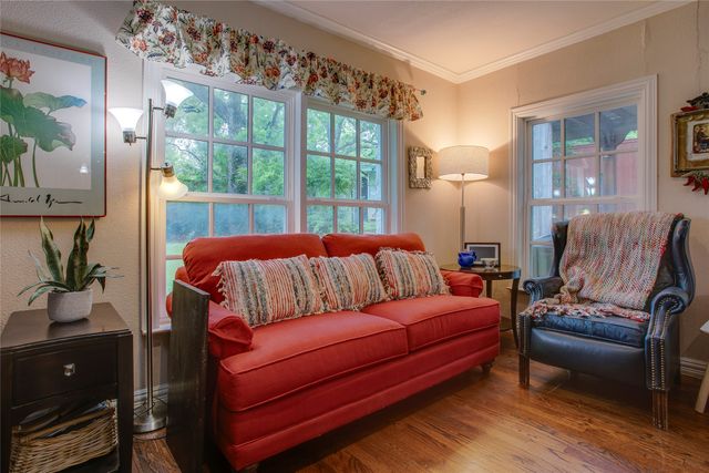 7015 E Grand Avenue, Dallas, TX 75223