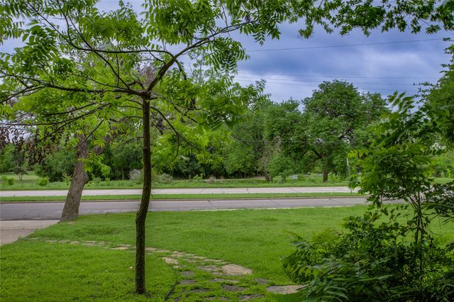 7015 E Grand Avenue, Dallas, TX 75223