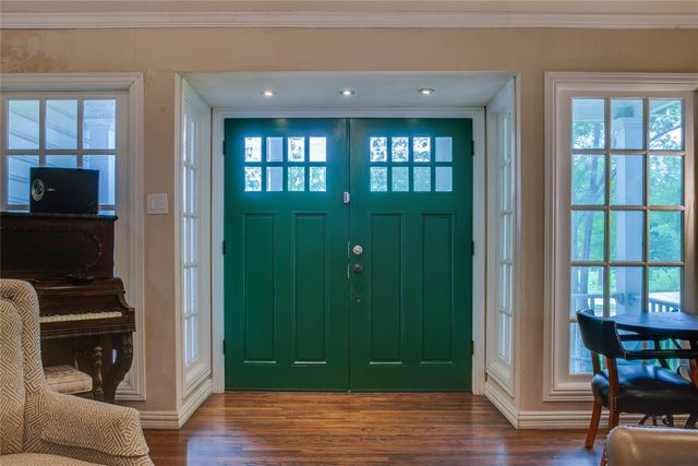 7015 E Grand Avenue, Dallas, TX 75223