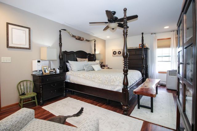 2913 Cardinal Drive, Wheatfield, IN 46392