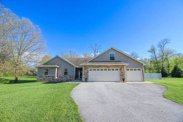 2913 Cardinal Drive, Wheatfield, IN 46392