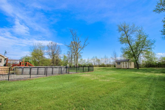 2913 Cardinal Drive, Wheatfield, IN 46392