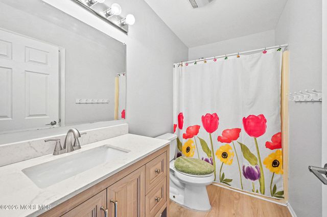 52 Griggs Avenue, Port Monmouth, NJ 07758