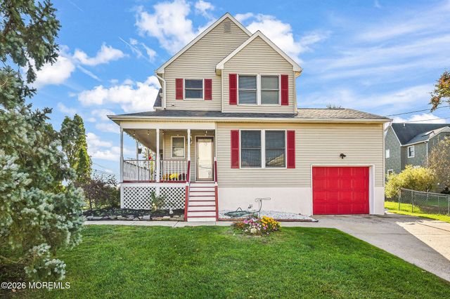 52 Griggs Avenue, Port Monmouth, NJ 07758