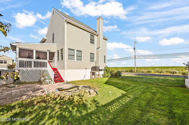 52 Griggs Avenue, Port Monmouth, NJ 07758