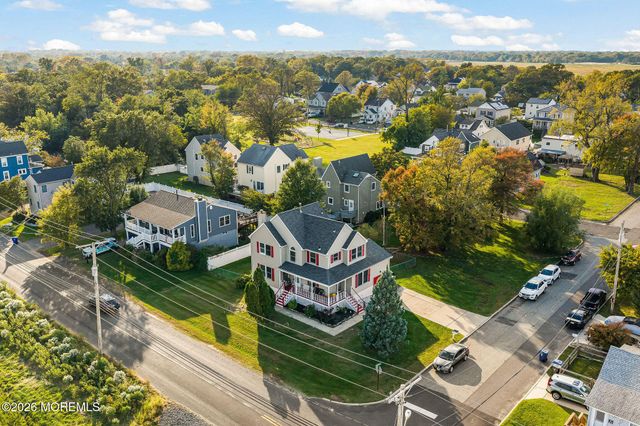 52 Griggs Avenue, Port Monmouth, NJ 07758