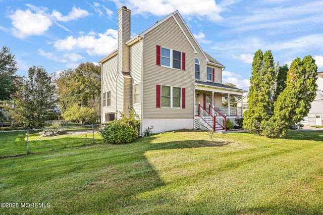 52 Griggs Avenue, Port Monmouth, NJ 07758