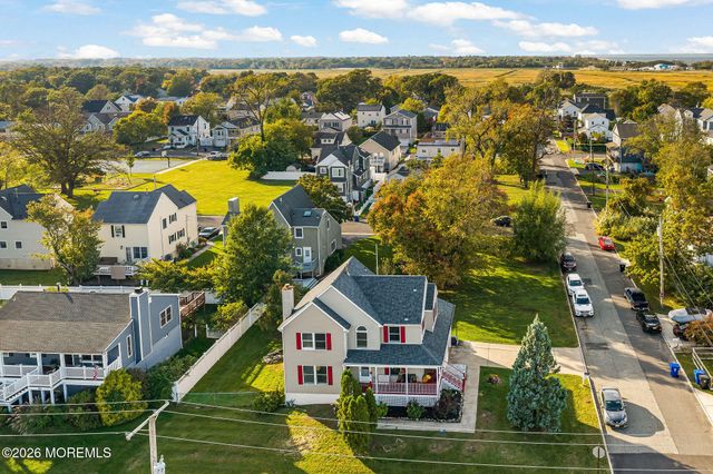 52 Griggs Avenue, Port Monmouth, NJ 07758
