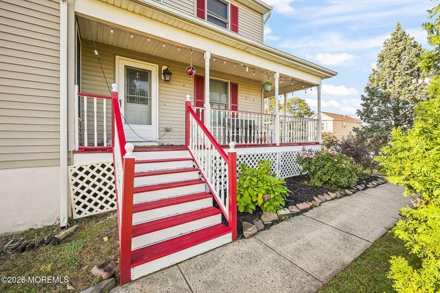 52 Griggs Avenue, Port Monmouth, NJ 07758