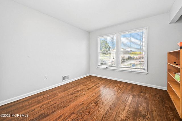 52 Griggs Avenue, Port Monmouth, NJ 07758
