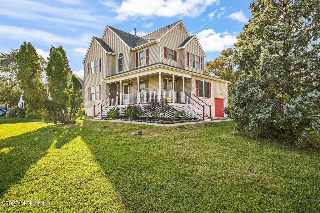 52 Griggs Avenue, Port Monmouth, NJ 07758